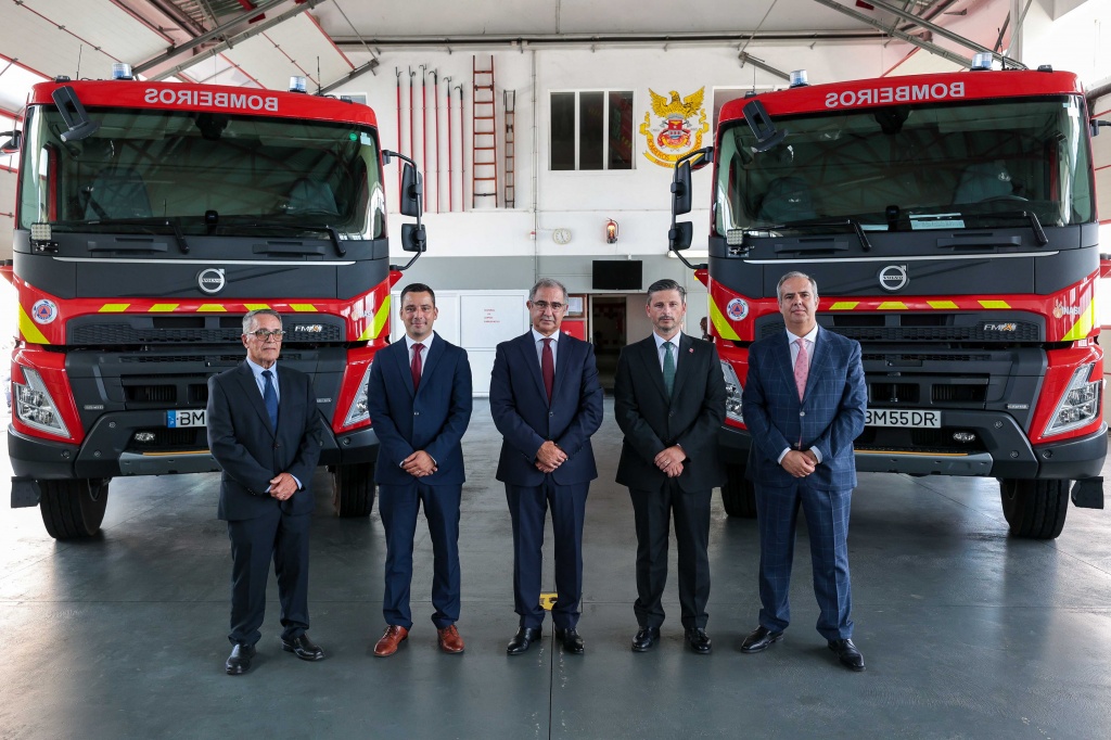  José Manuel Bolieiro reconhece papel crucial dos bombeiros nos Açores e garante aposta(...)