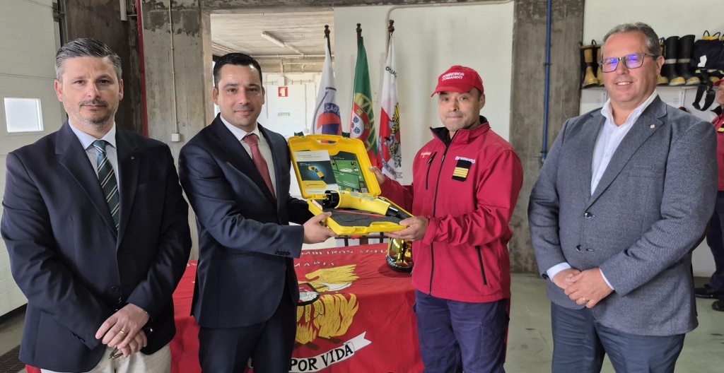  Governo dos Açores capacita corporações de bombeiros com inibidores de veículos(...)