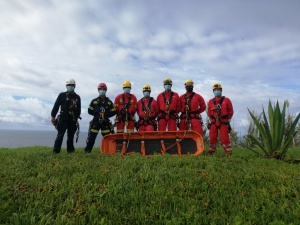 Curso de Recertificação de Salvamento em Grande Ângulo para bombeiros em São Miguel