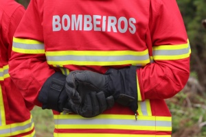 Governo dos Açores atualiza preços de piquetes de bombeiros de prevenção às descargas de combustível a granel