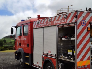Proteção Civil e Bombeiros dos Açores lança concurso para adquirir cinco veículos de socorro e assistência