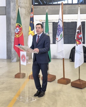 Governo dos A&ccedil;ores refor&ccedil;a capacidade operacional dos Bombeiros de S&atilde;o Roque do Pico com novo autotanque pesado