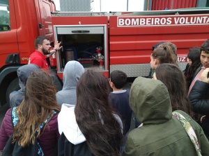  ver imagem, Explicação do material disponível nos carros dos bombeiros (1), por António Domingues.